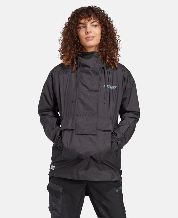

Куртка из софтшелла adidas, черный