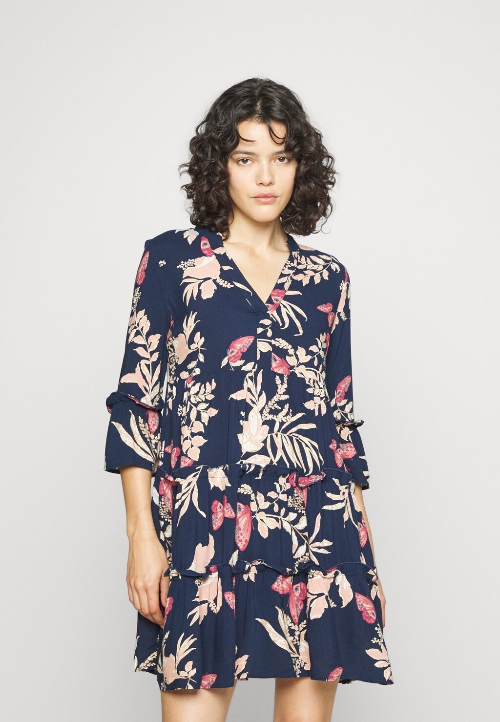 

Платье-рубашка Vero Moda, темно-синий