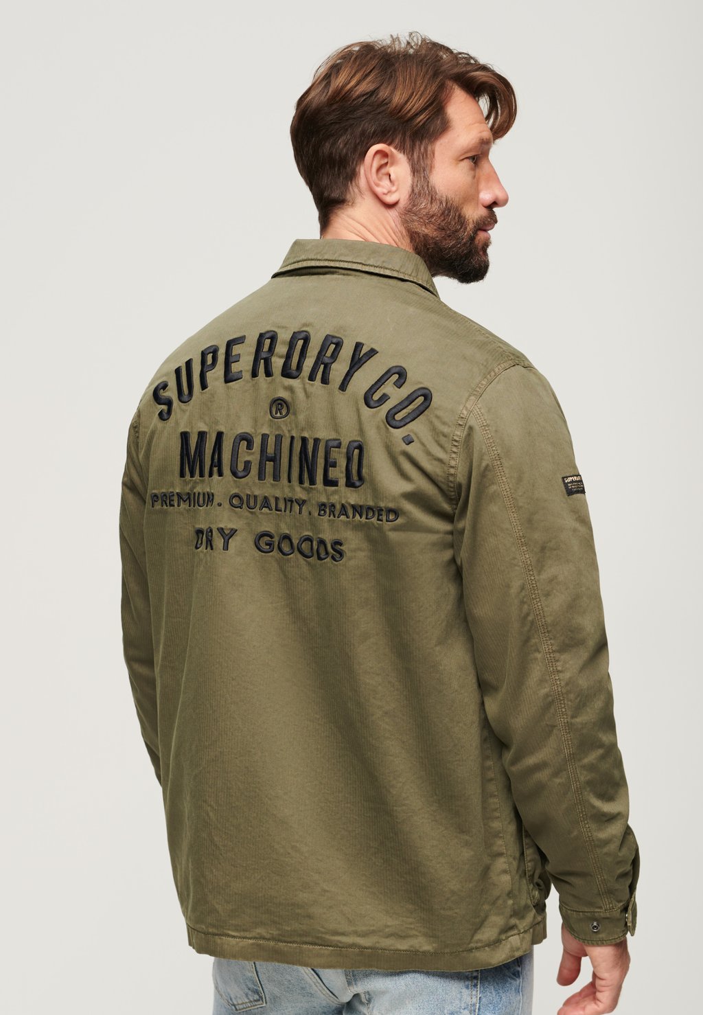 цена Демисезонная куртка MILITARY M65 EMBROIDERED Superdry, цвет surplus goods olive green