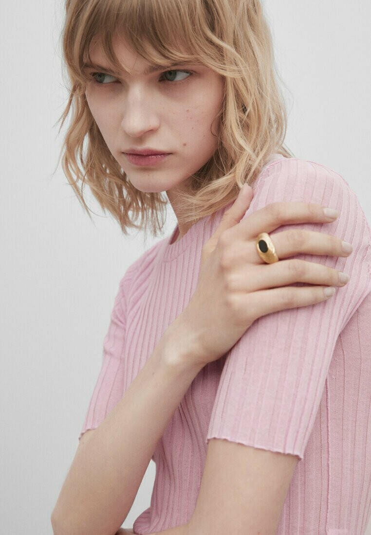 

Базовая футболка Massimo Dutti, светло-розовый