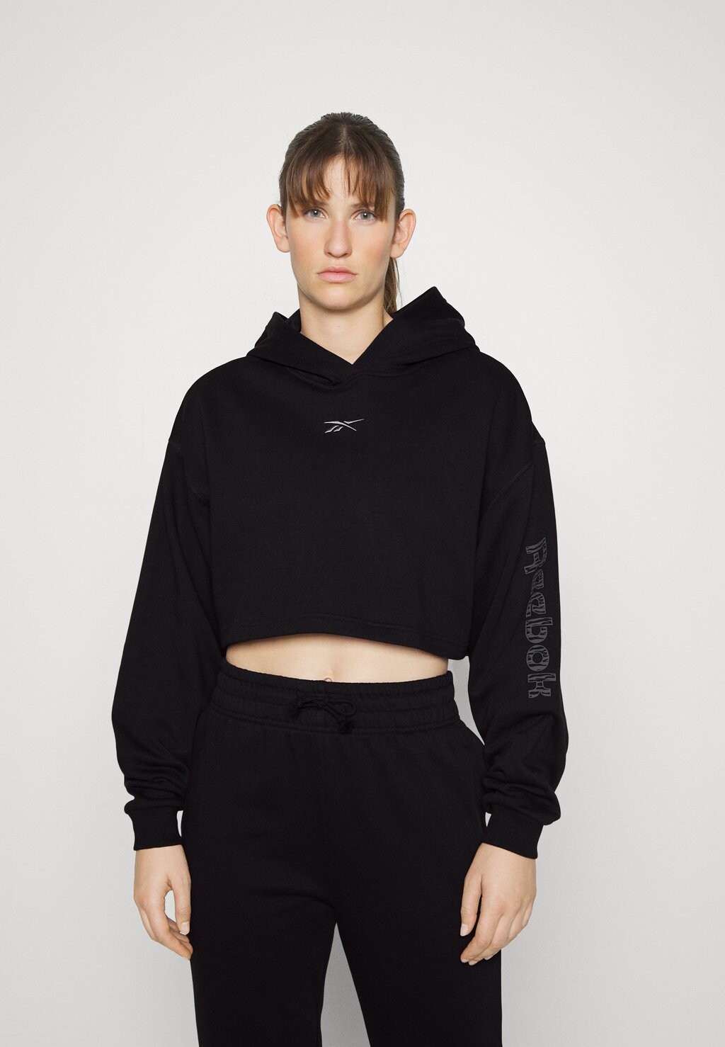 

Толстовка Reebok, черный