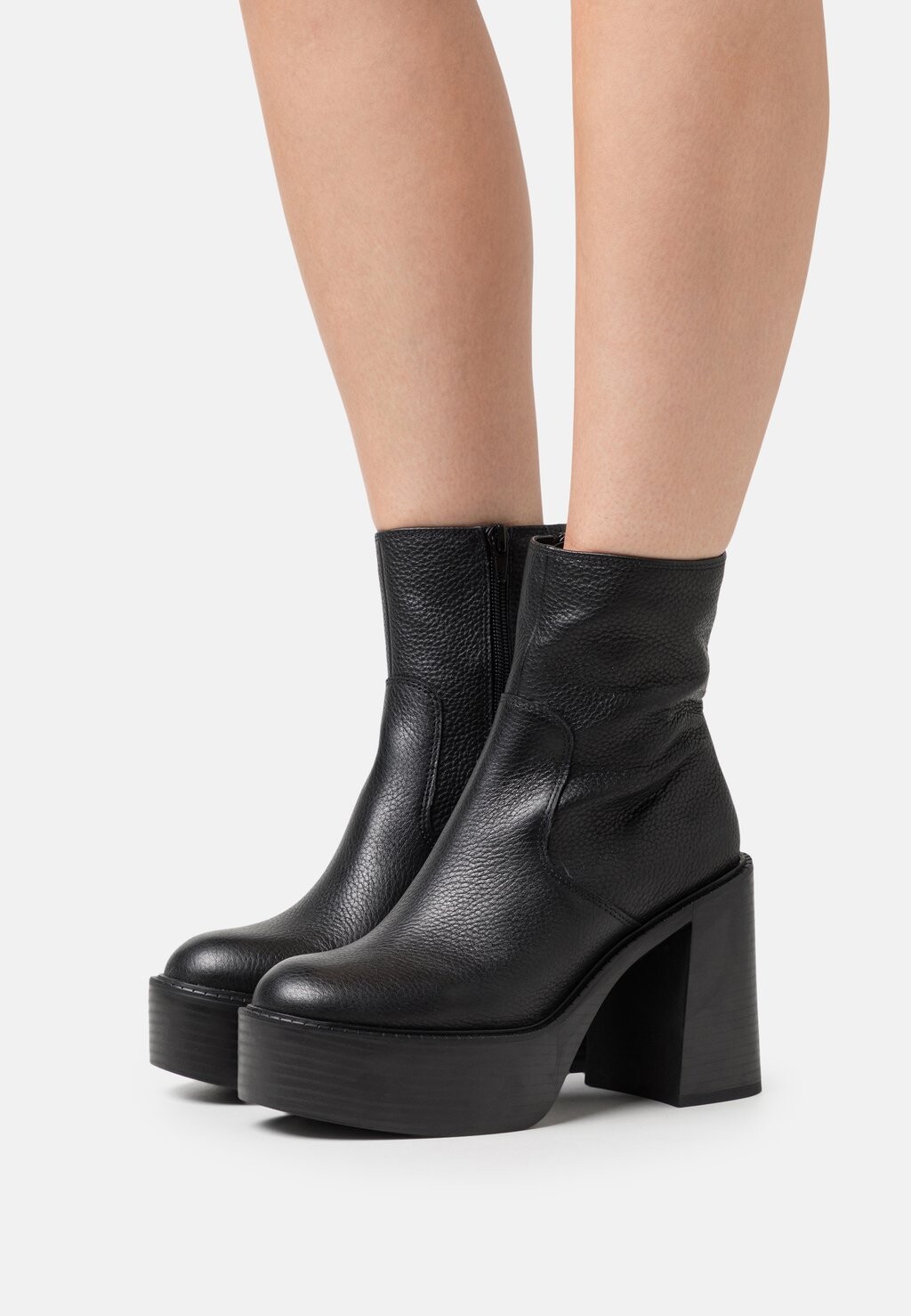

Ботильоны на платформе ALDO