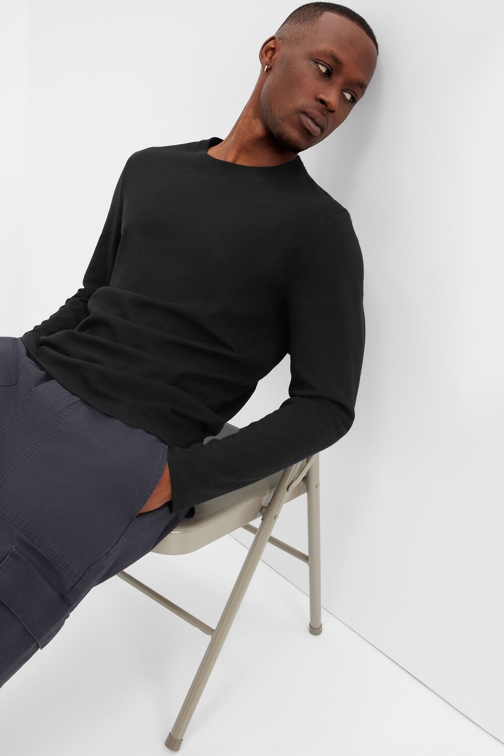 

Мягкая футболка с длинными рукавами и круглым вырезом Everyday Gap, черный