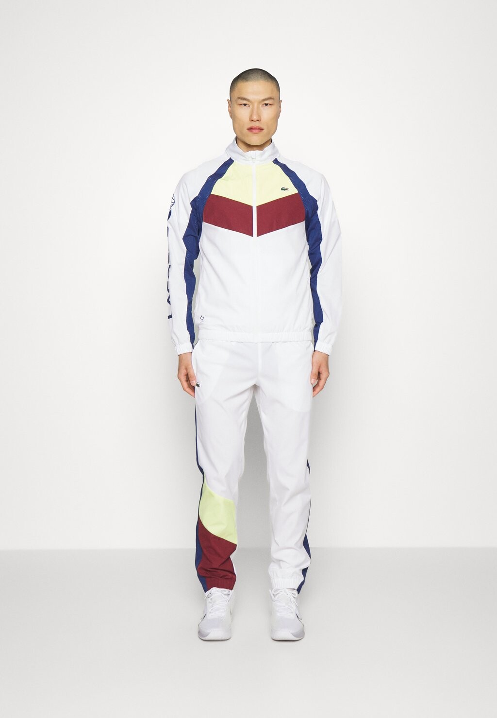 

Спортивный костюм Lacoste