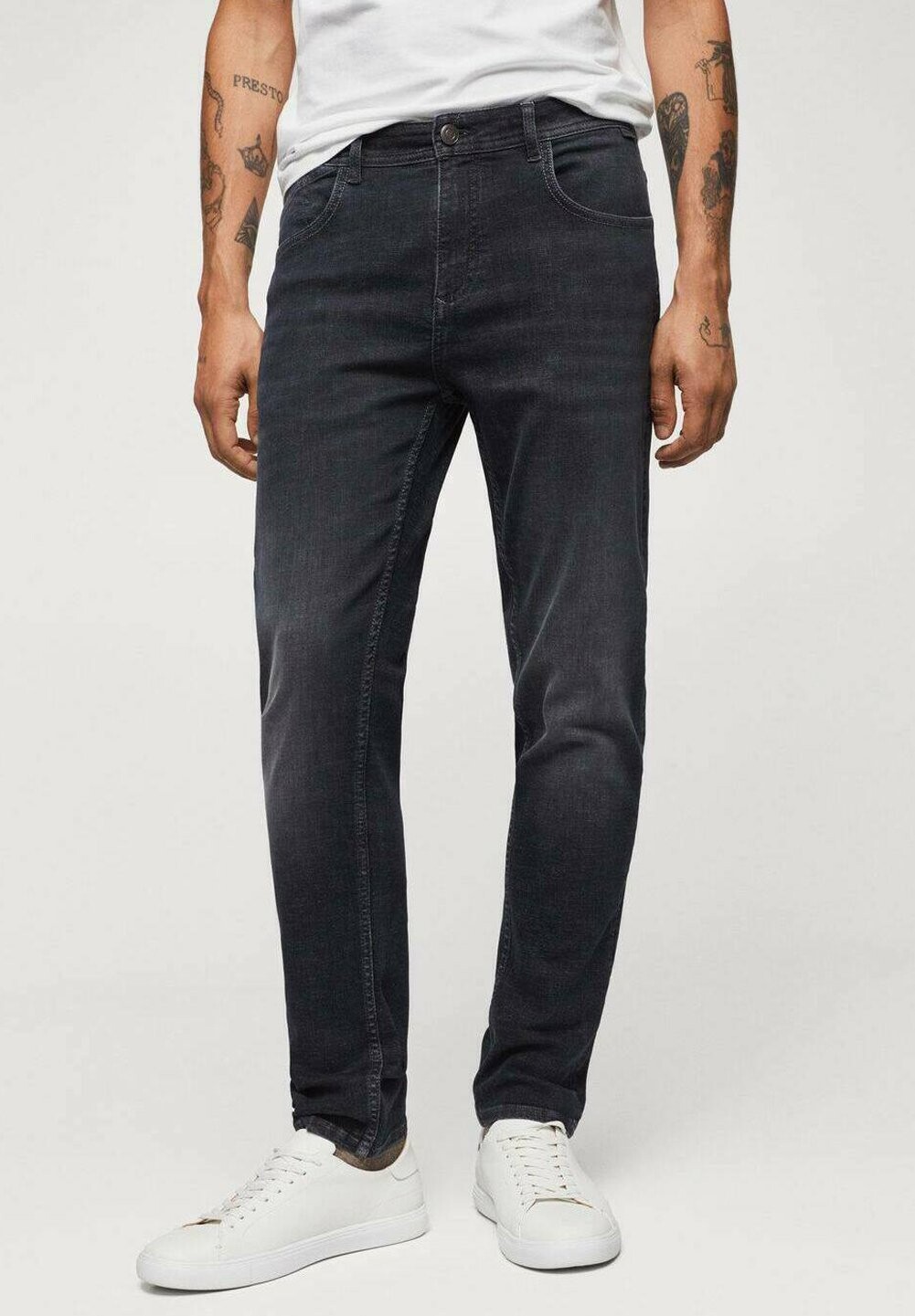 

Джинсы Slim fit Mango