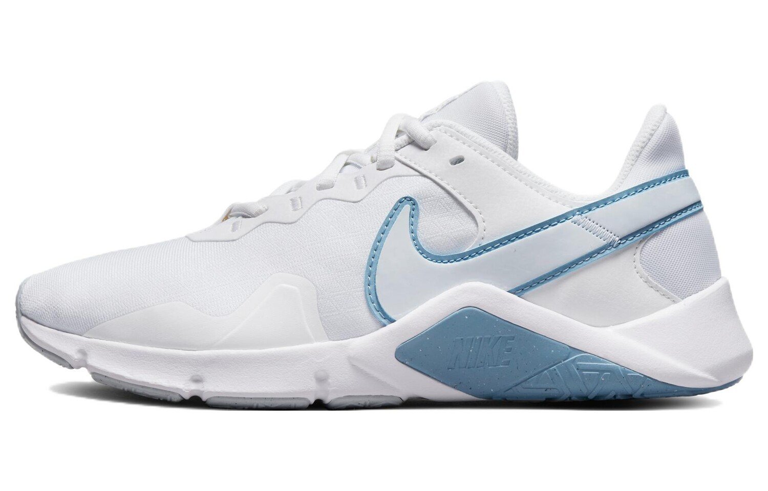 

Женские кроссовки Nike Legend Essential