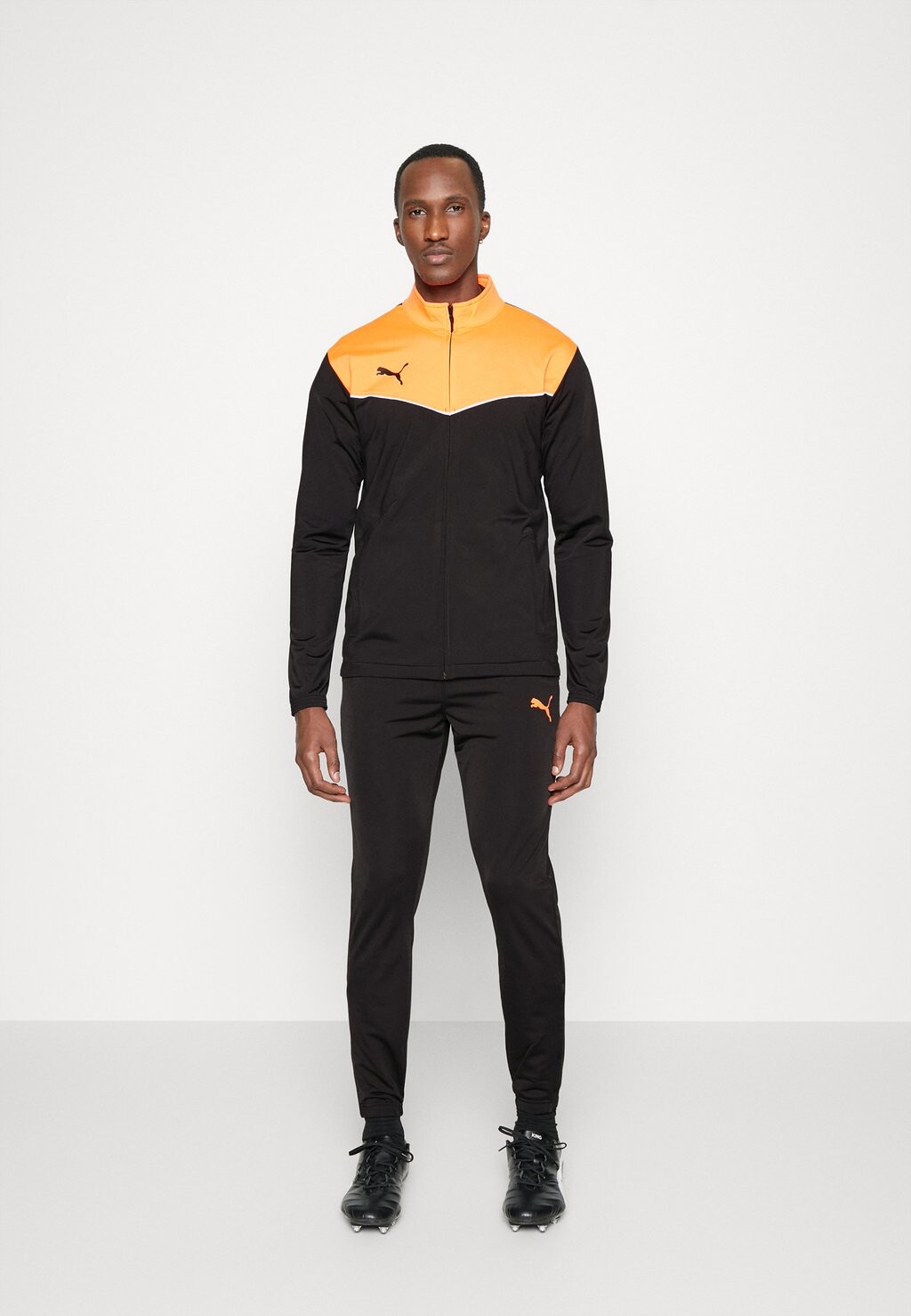 

Спортивный костюм Puma