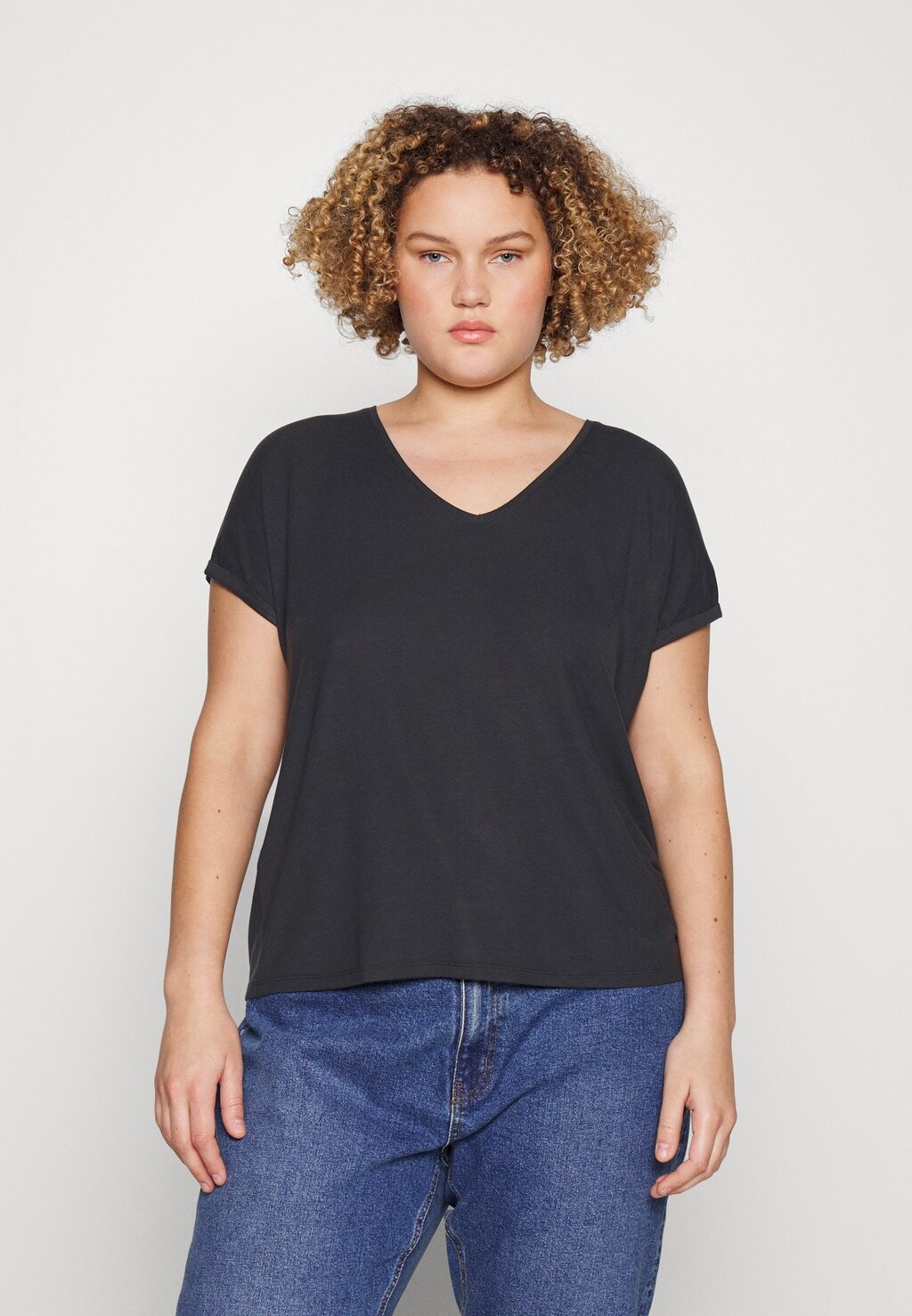 

Базовая футболка Vero Moda, черный