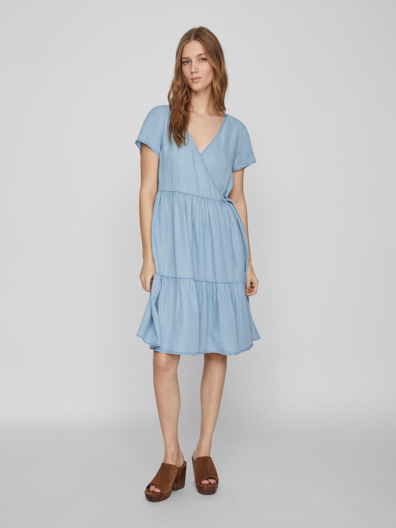 Платье Vila Mini Blusen Wickel Kurzarm Dress ONLCARLY, светло-синий