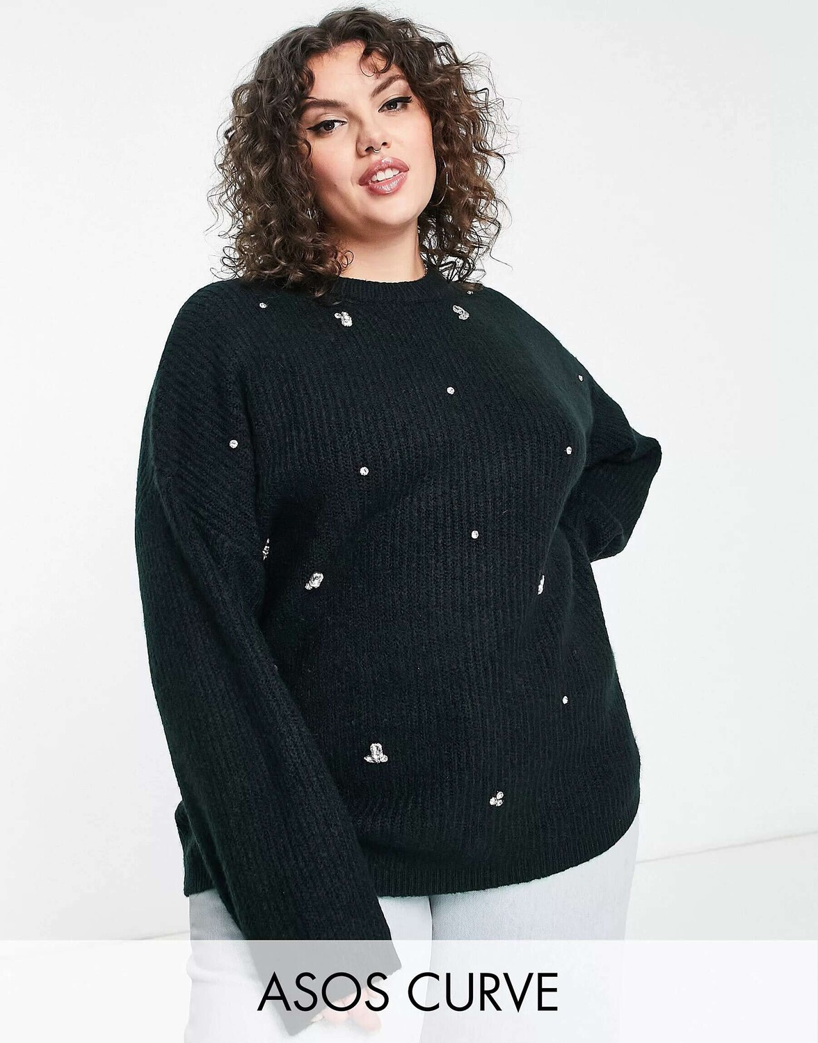 

Черный джемпер в рубчик ASOS DESIGN Curve с камнями, украшенными камнями