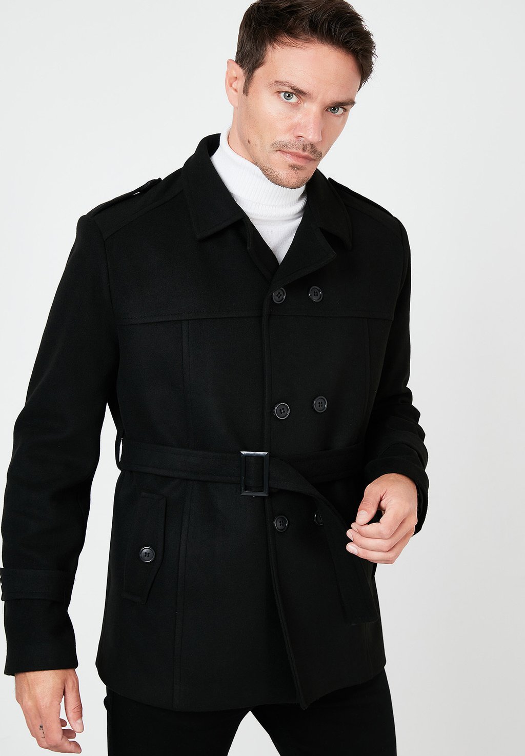 цена Короткое пальто Buratti, черный