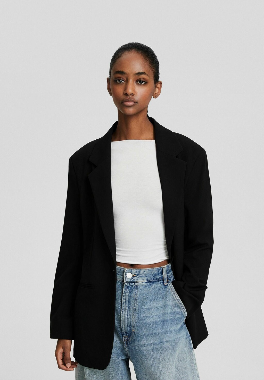 

Блейзер Regular Bershka, черный