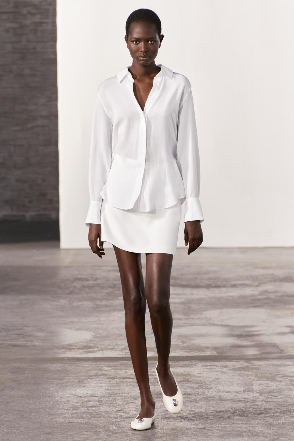 

Прямая струящаяся рубашка ZARA, белый