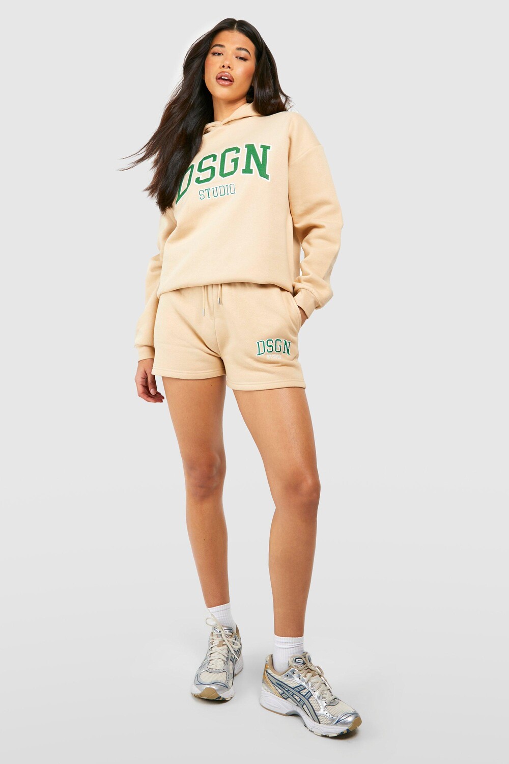 

Худи оверсайз с вышивкой dsgn Boohoo, бежевый