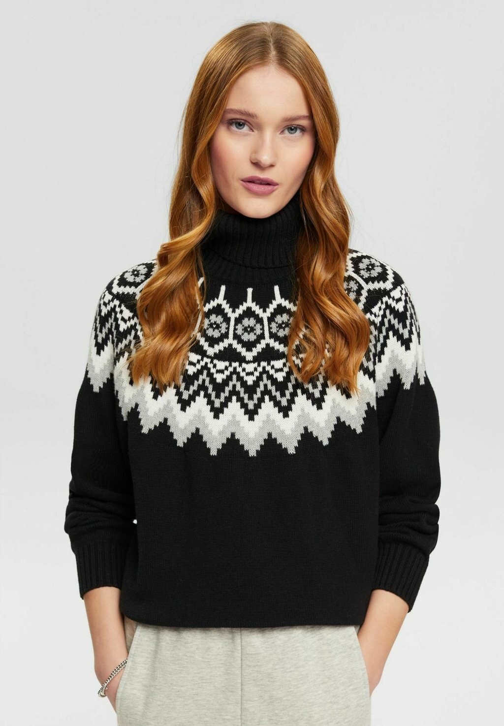 

Джемпер Esprit, черный