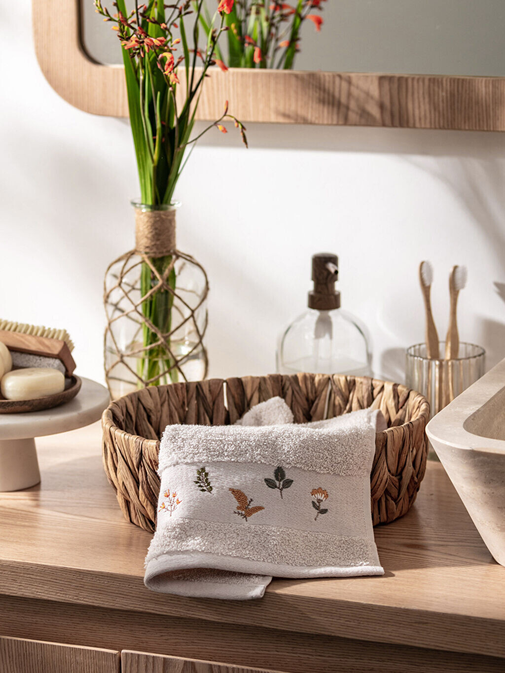 

Вышитое полотенце для рук 30x50 см LCW Home