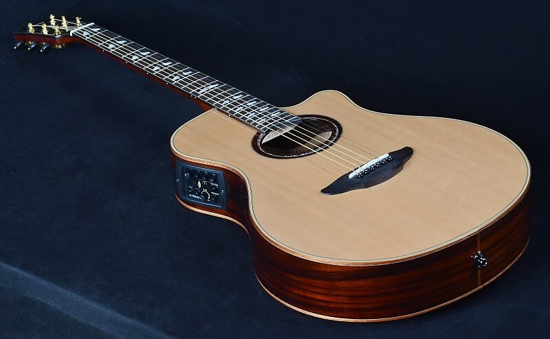

Yamaha APX1200II Thinline Acoustic/Electric Natural