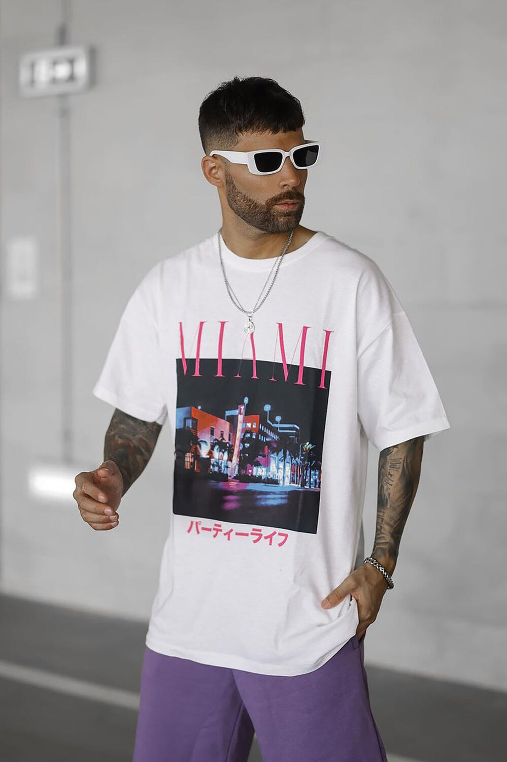 

Футболка Fashion Nova 21999316, белый