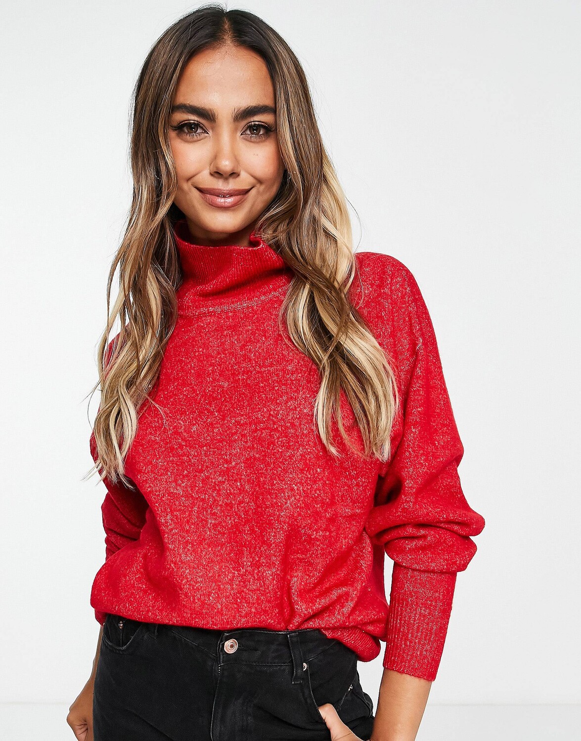 

Красный удлиненный джемпер с высоким воротником ASOS DESIGN