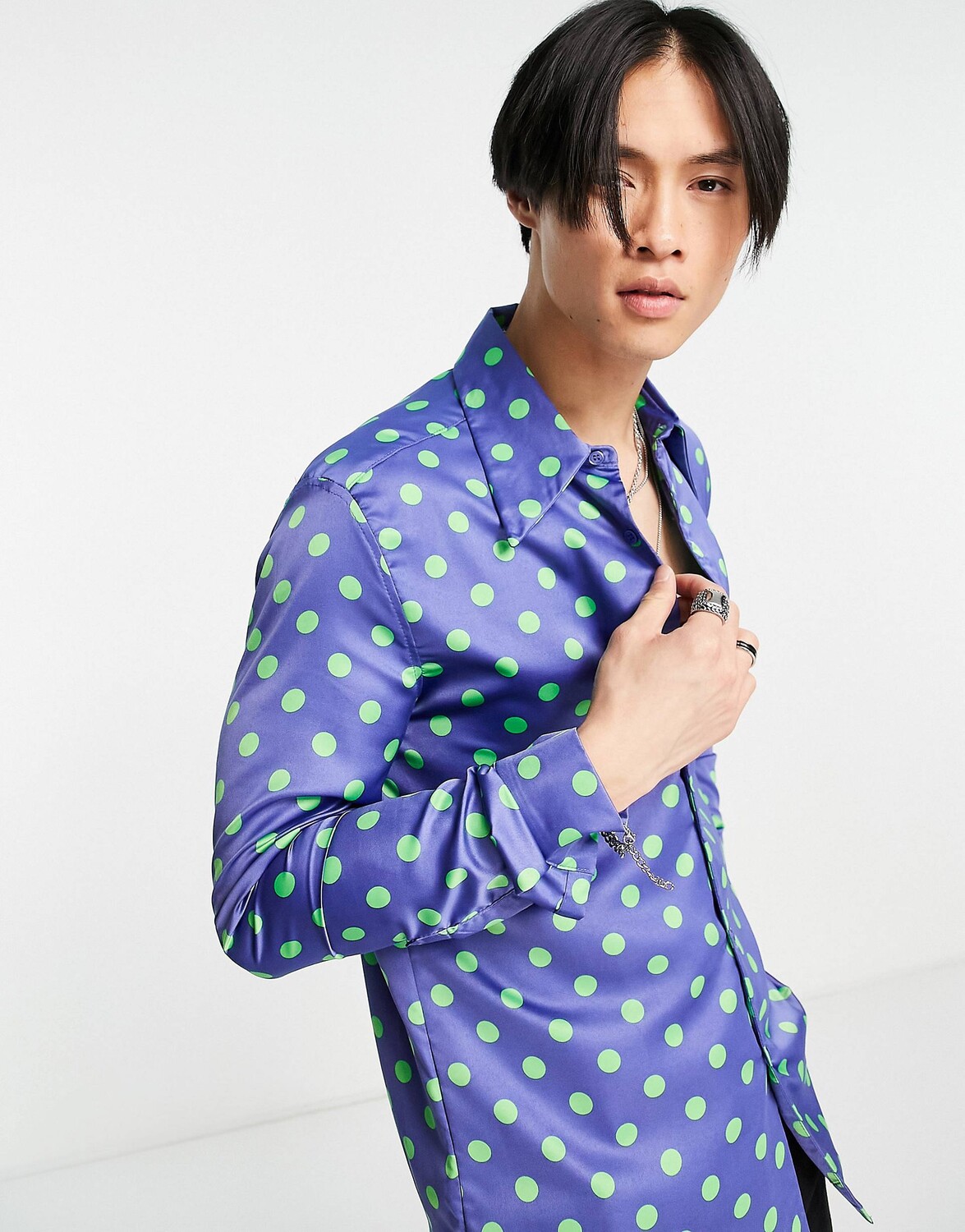 

Атласная рубашка в яркий горошек с объемными рукавами ASOS DESIGN