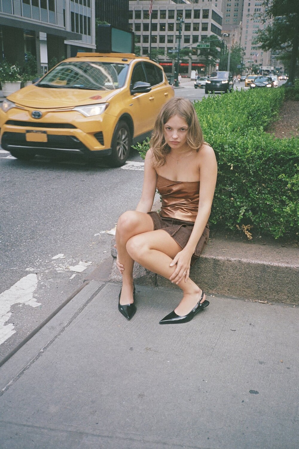 

Топ металлический без бретек ZARA, бронзовый
