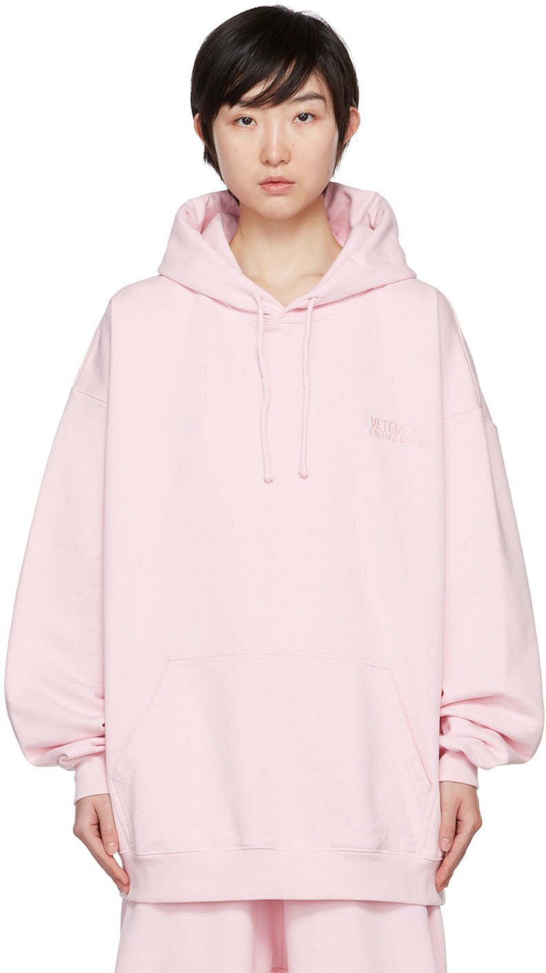

Розовый худи с вышивкой VETEMENTS