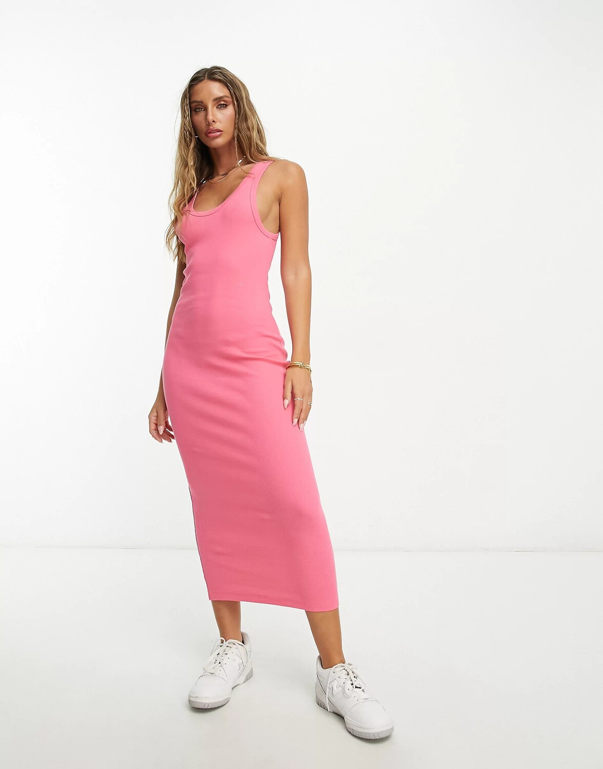 

Сарафан Asos Design Ribbed Scoop Neck Vest Midi, ярко-розовый