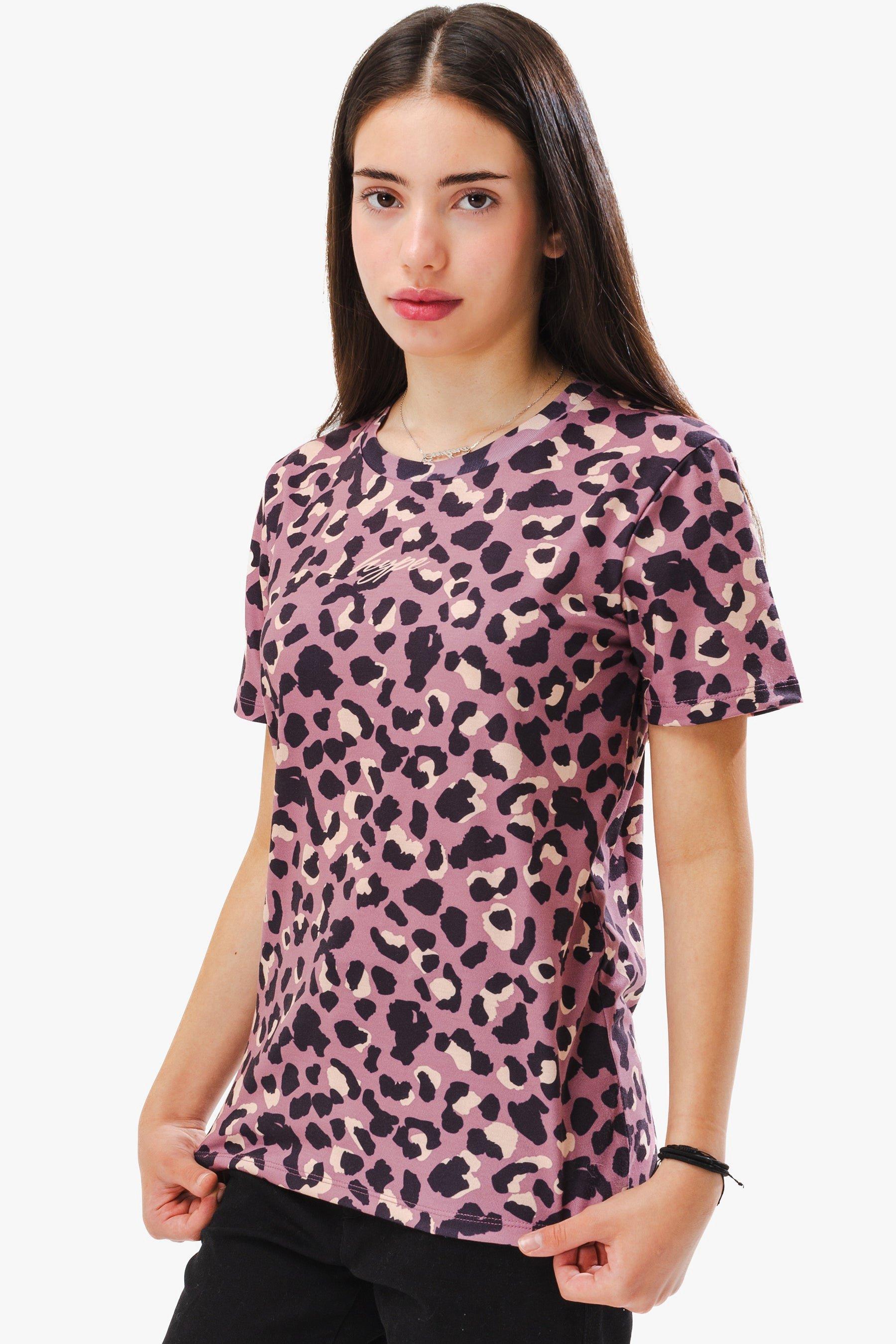 Фиолетовая футболка с леопардовым принтом в тон Hype, фиолетовый