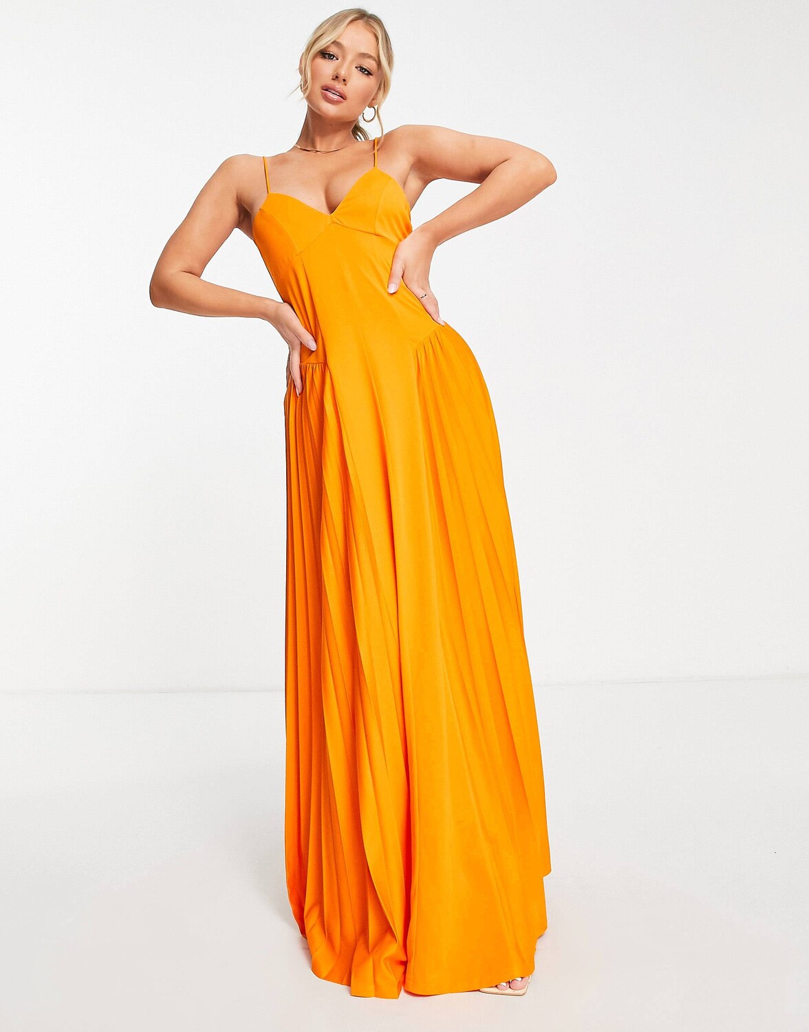 

Оранжевое плиссированное платье макси ASOS DESIGN - CORAL - CORAL