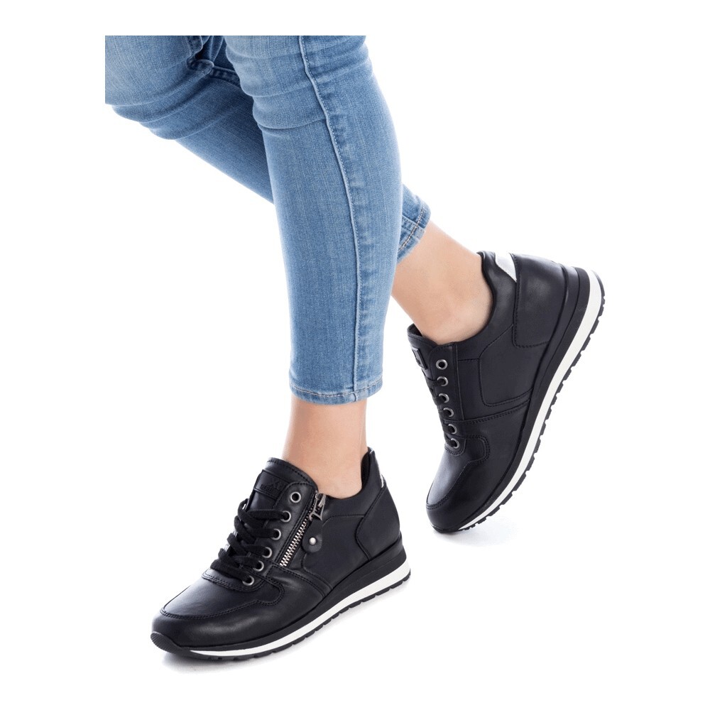 

Кроссовки Xti Zapatillas, черный