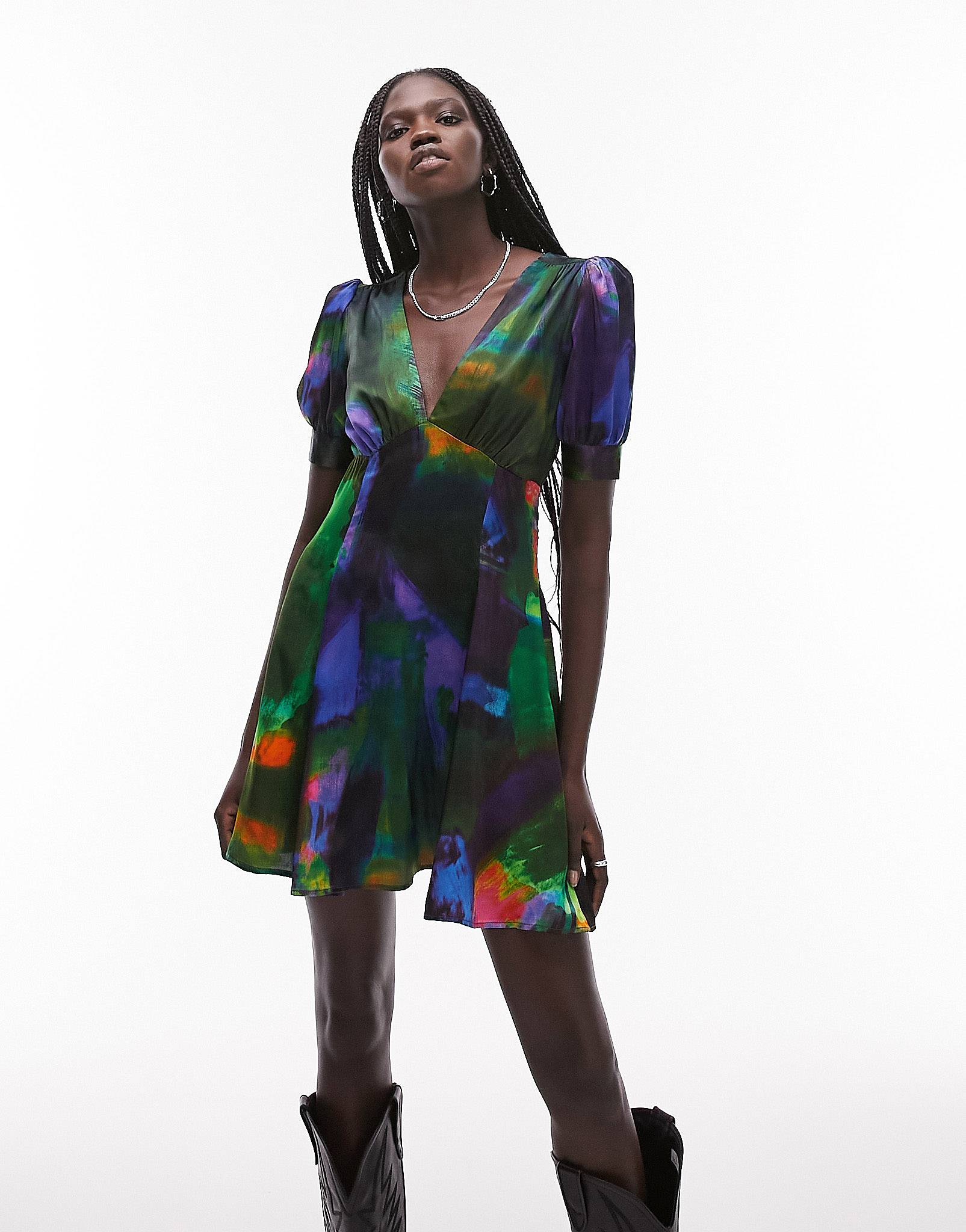 Атласное чайное мини-платье Topshop с абстрактным принтом
