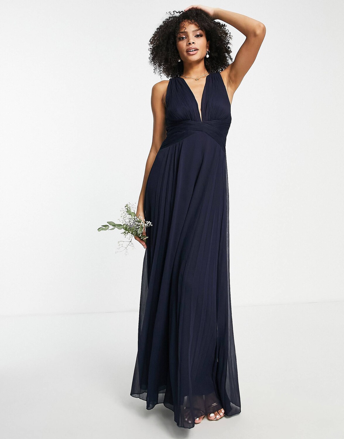 

Платье макси с драпировкой на лифе и поясом на талии ASOS DESIGN Bridesmaid