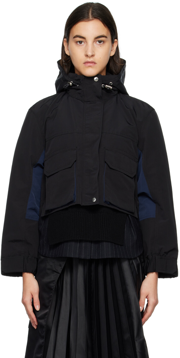 

Черная куртка с капюшоном sacai