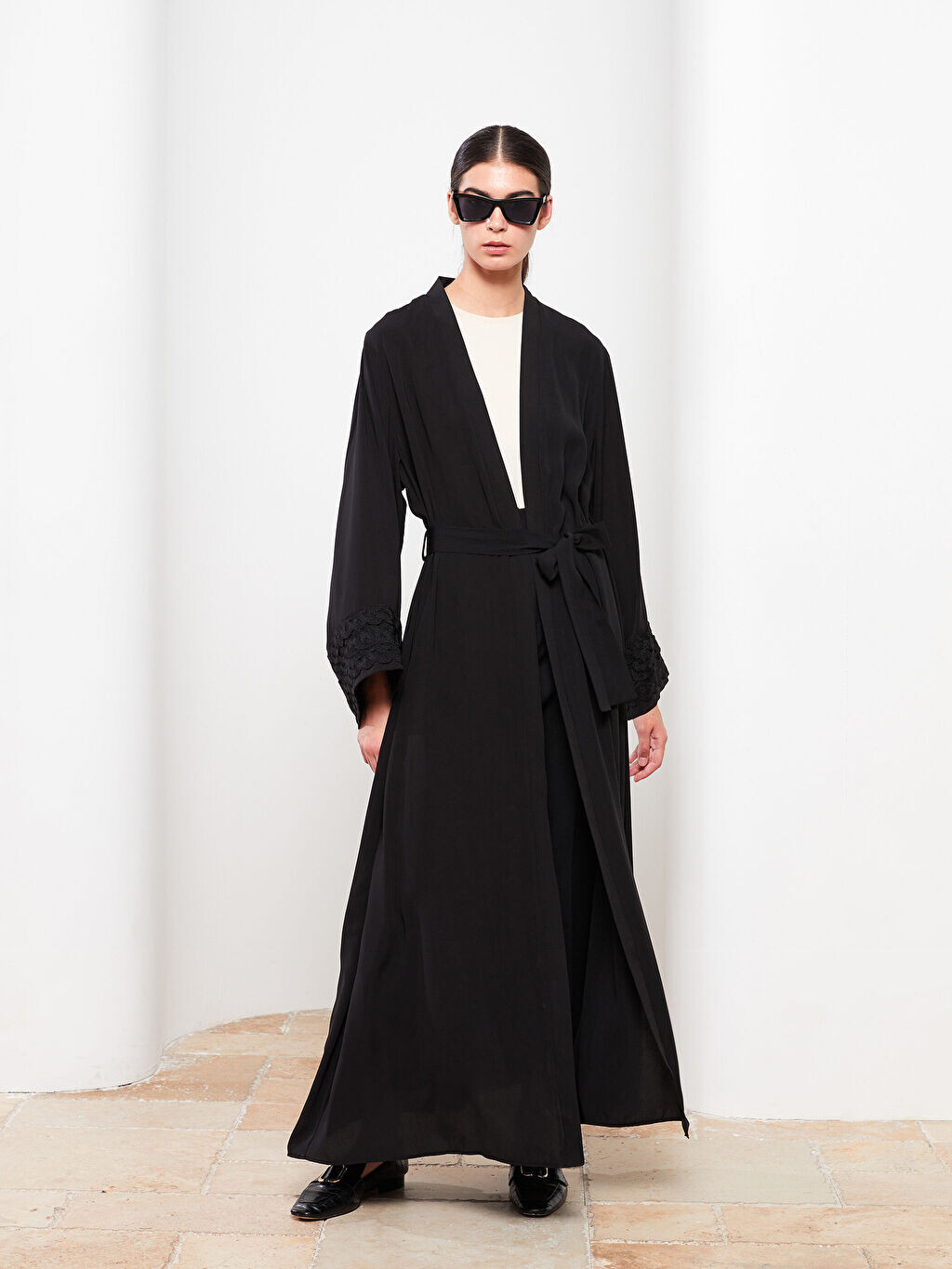

Женское кимоно с длинным рукавом и вышивкой с воротником-шалью LCW Modest