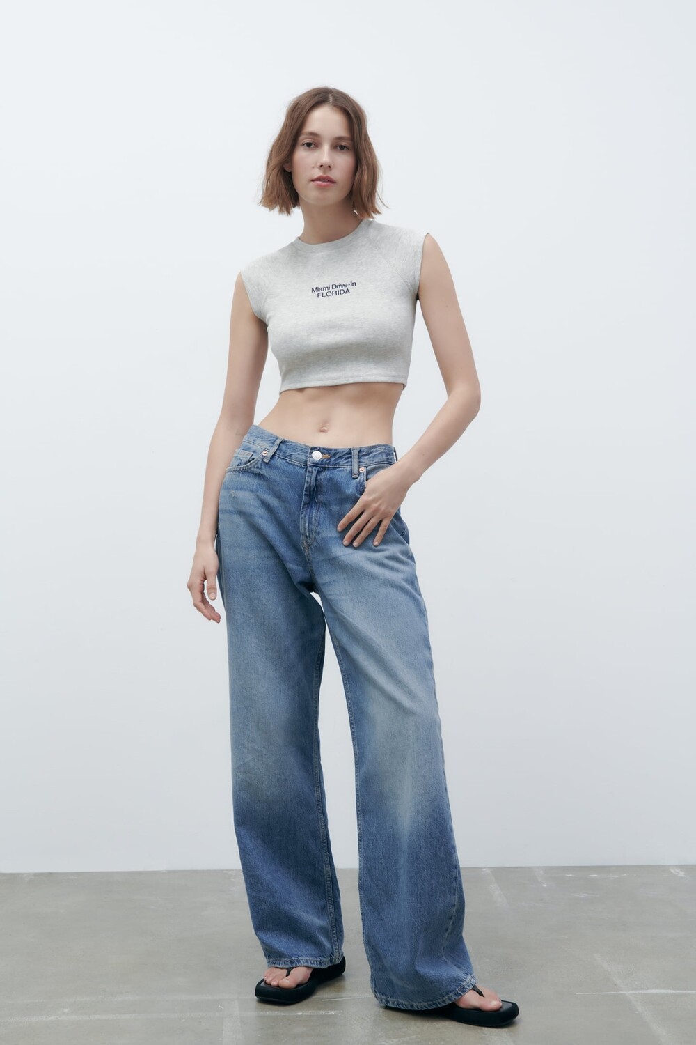 

Топ с вышивкой ZARA, серый мергель