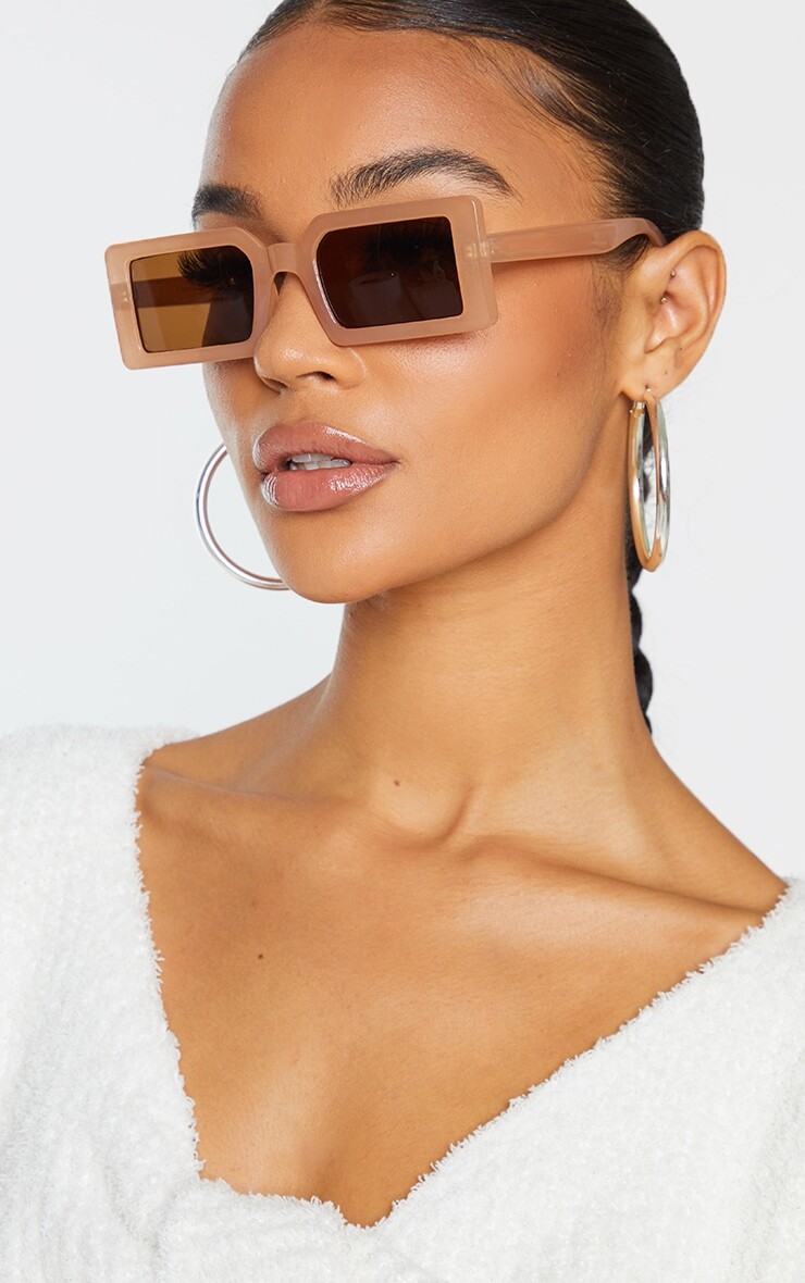 

PrettyLittleThing Узкие солнцезащитные очки темно-серого цвета в квадратной оправе