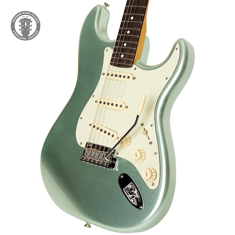 

Новый Fender American Professional II Stratocaster Mystic Surf Green