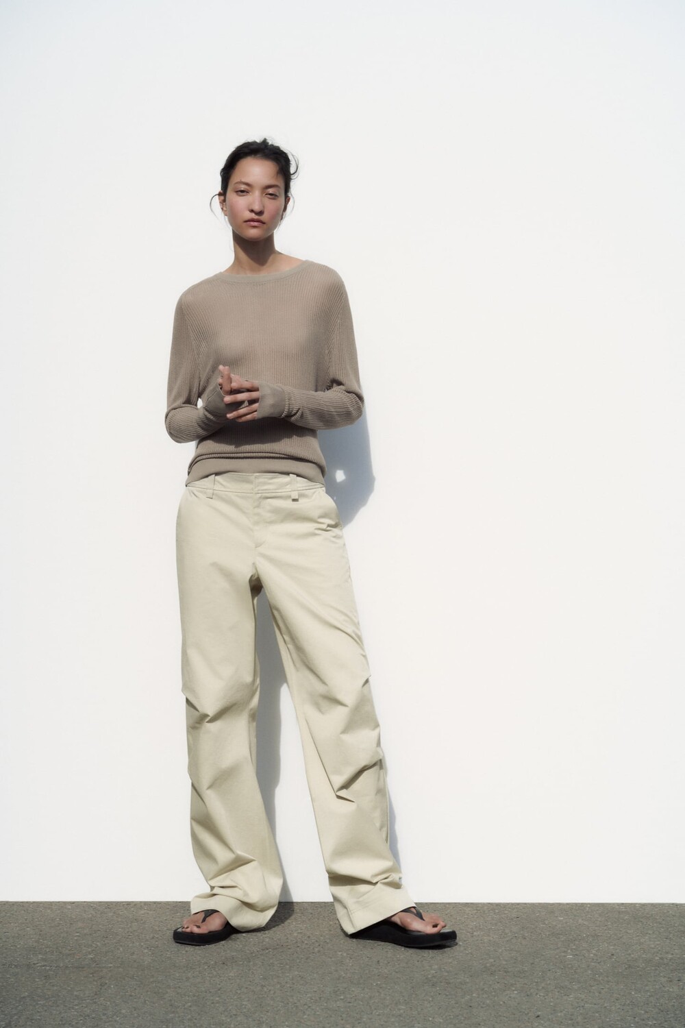 

Брюки со складками ZARA, песок