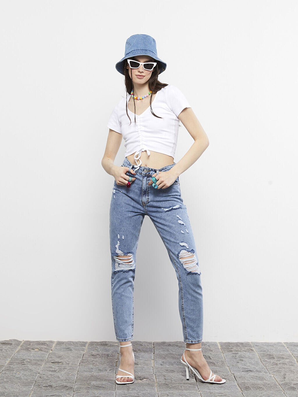 

Рваные женские джинсы с карманами Mom Fit Xside