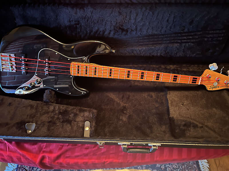 

Басс гитара Squier Classic Vibe '70s Jazz Bass 2019 - Present - Black