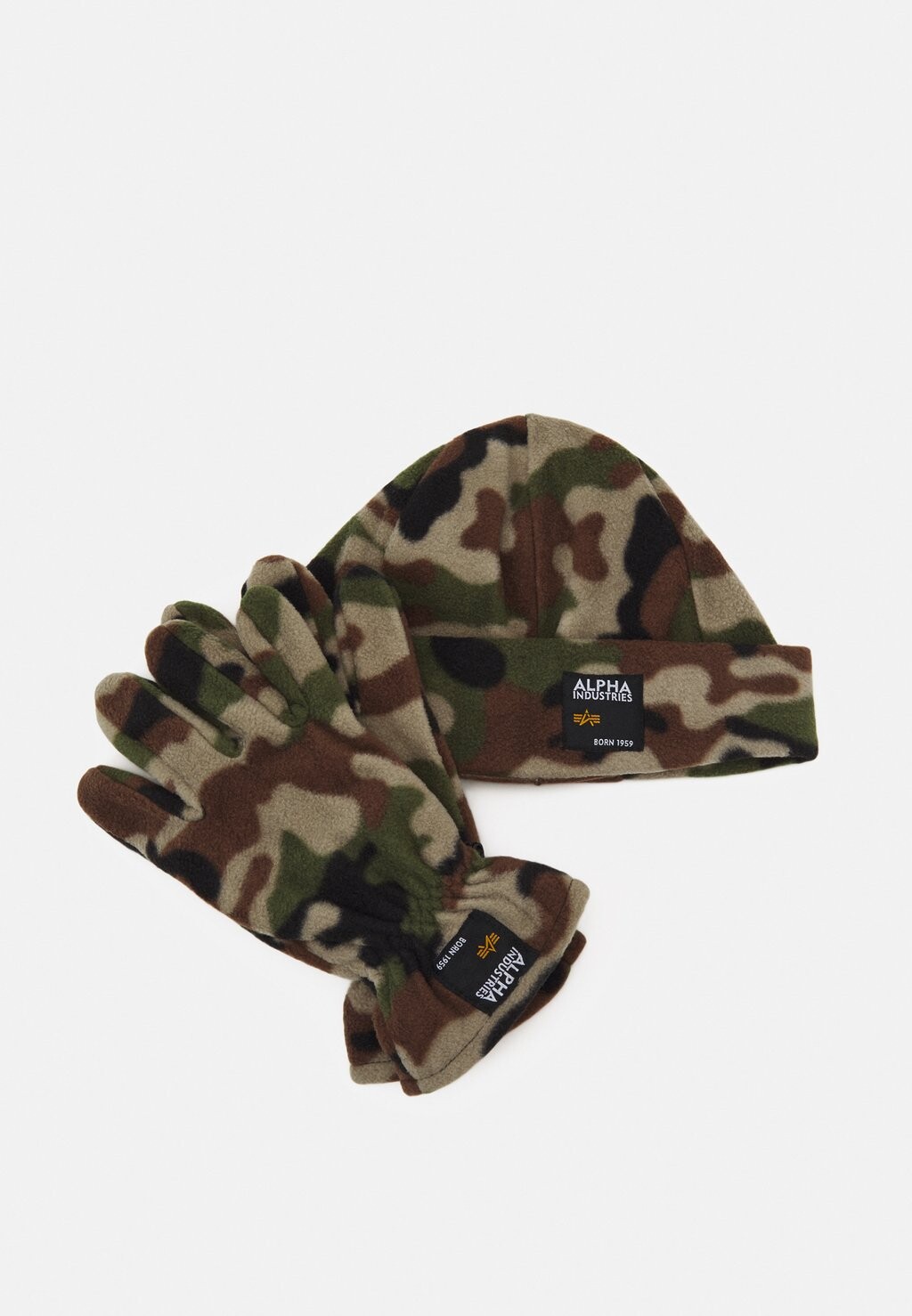 

Шапка Alpha Industries