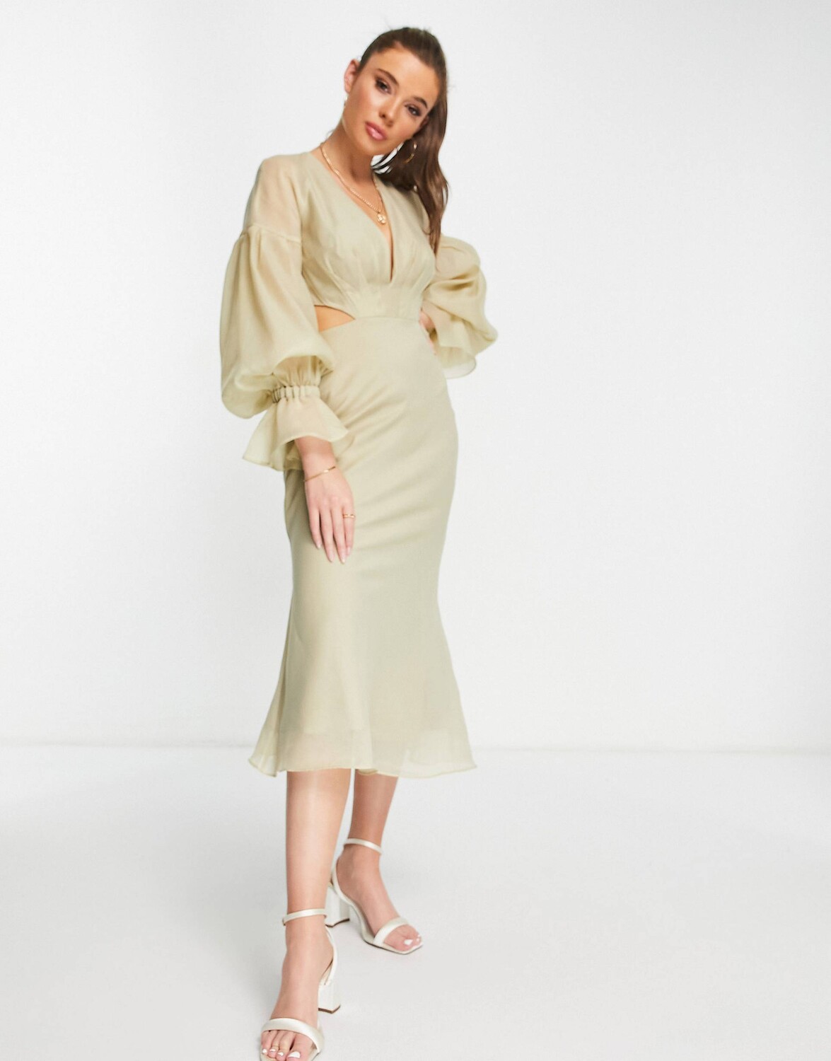 

Плиссированное платье миди с объемными рукавами и манжетами ASOS DESIGN