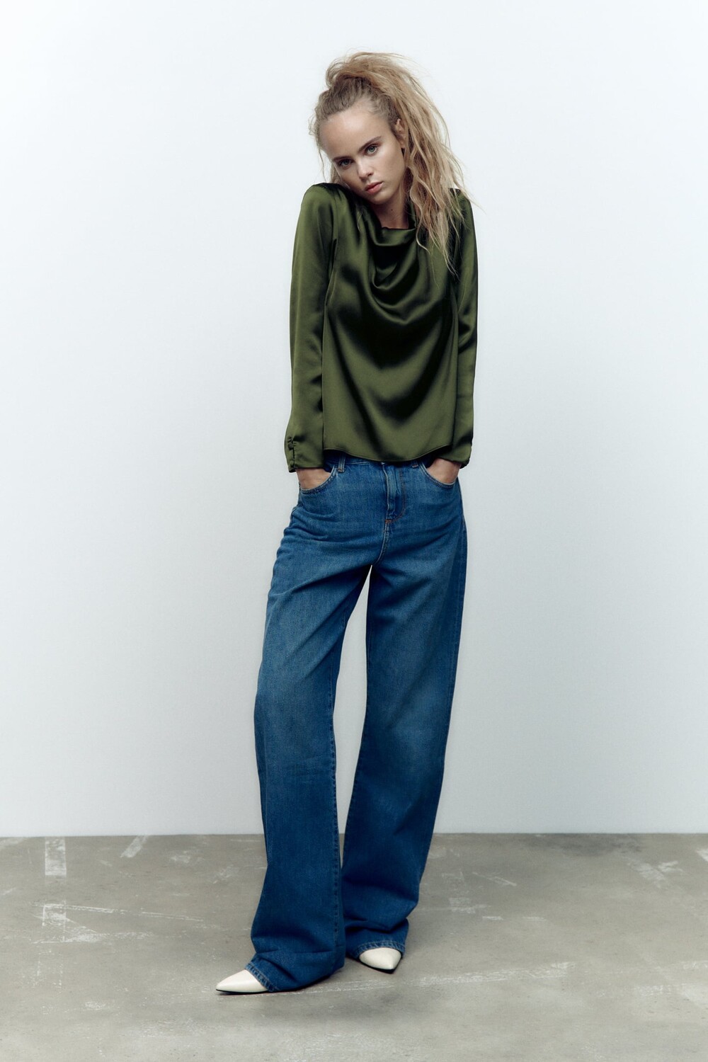 

Атласный топ со складками ZARA, хаки