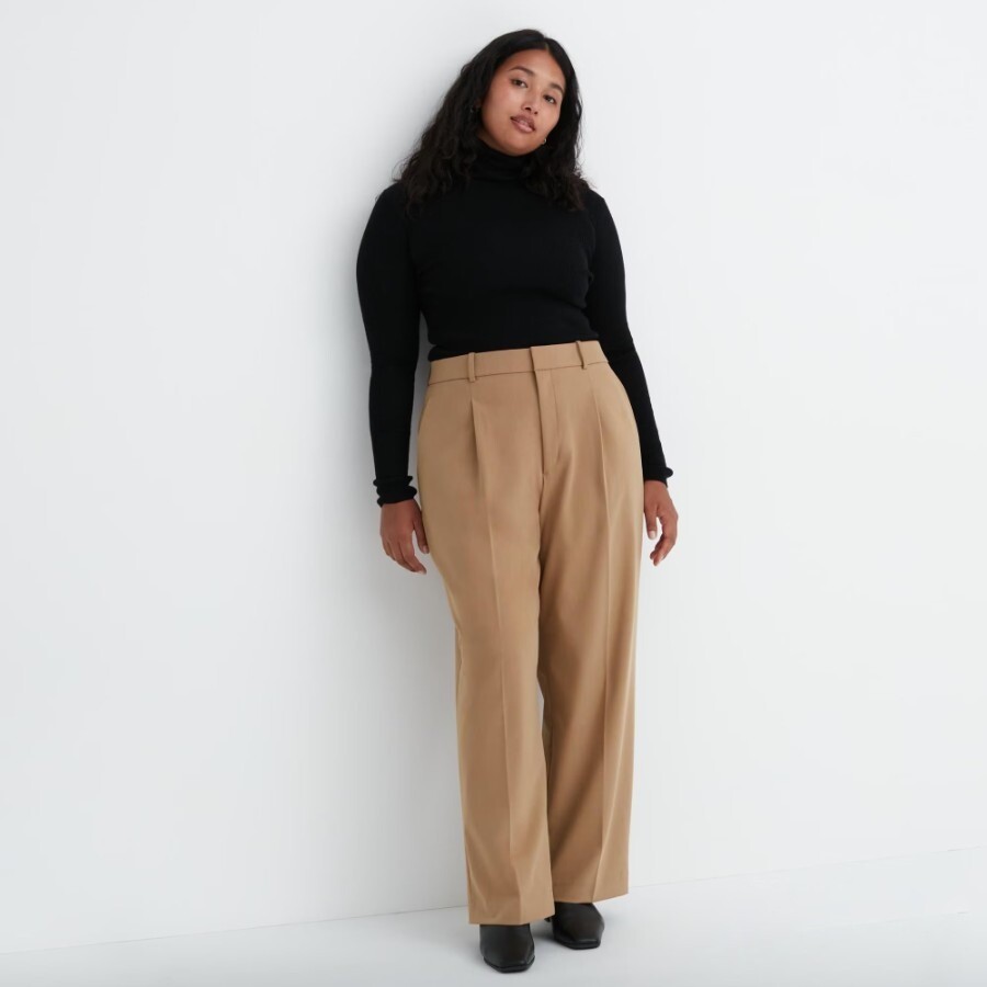 

Брюки Uniqlo Sm Pleated, бежевый