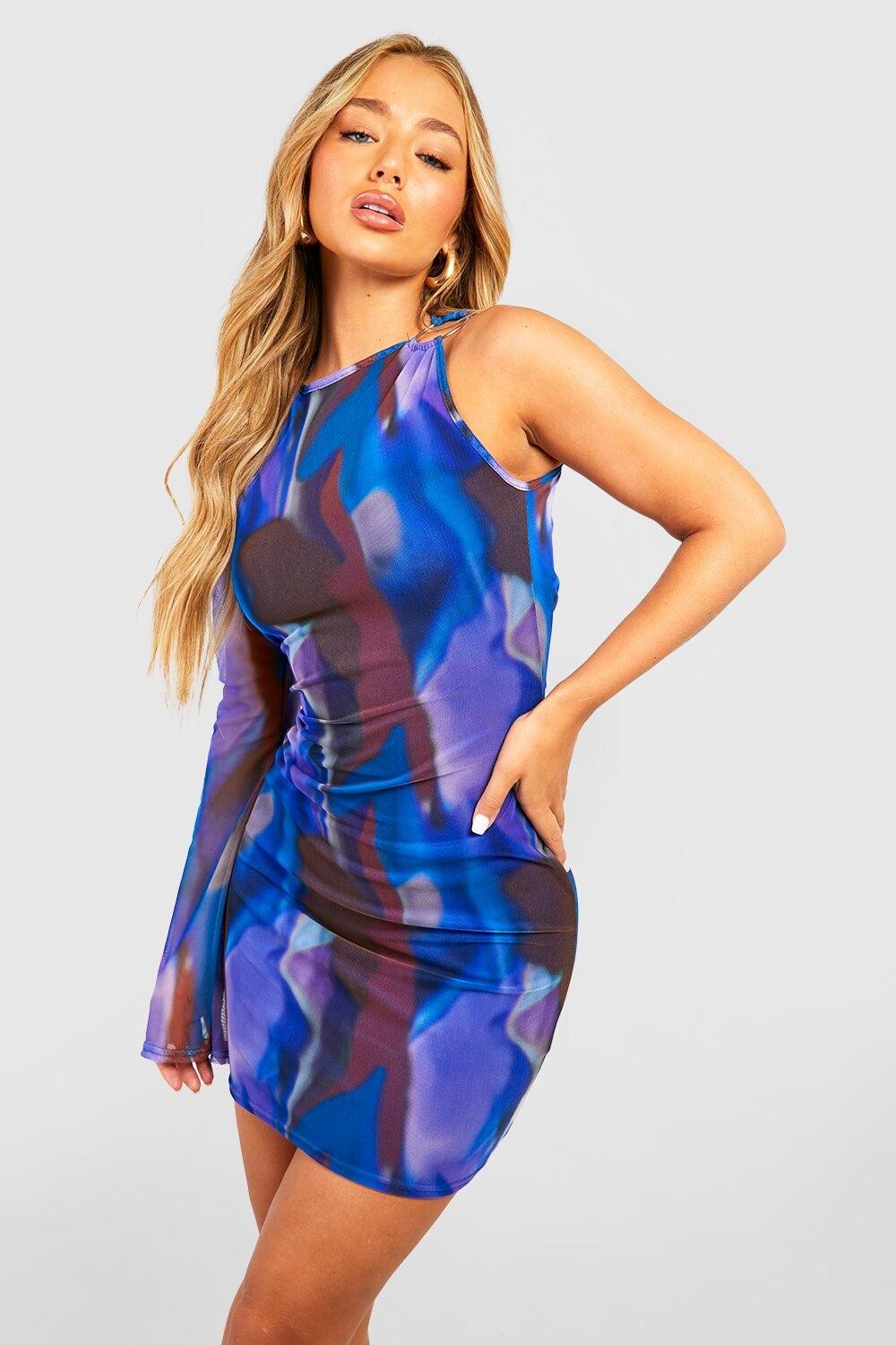 

Мини-платье с абстрактной сеткой и кольцами Boohoo, синий