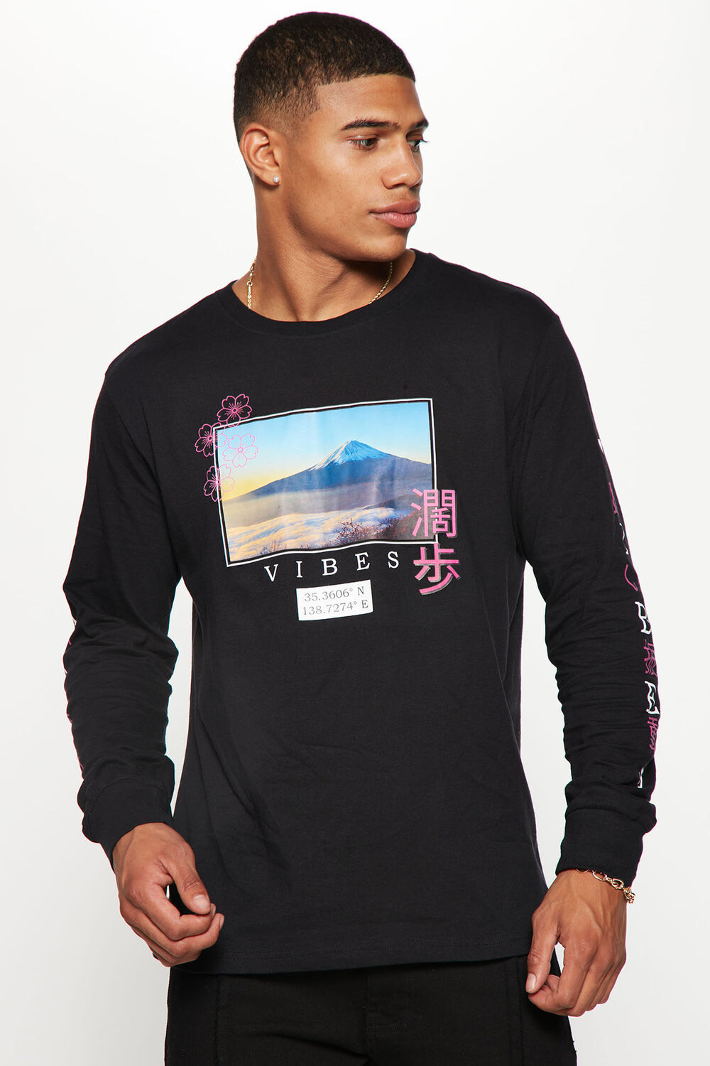 

Футболка Fashion Nova BLMB358FNJ, черный