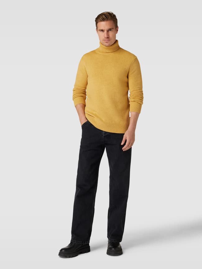 Вязаный свитер с высоким воротником Minimum, желтый