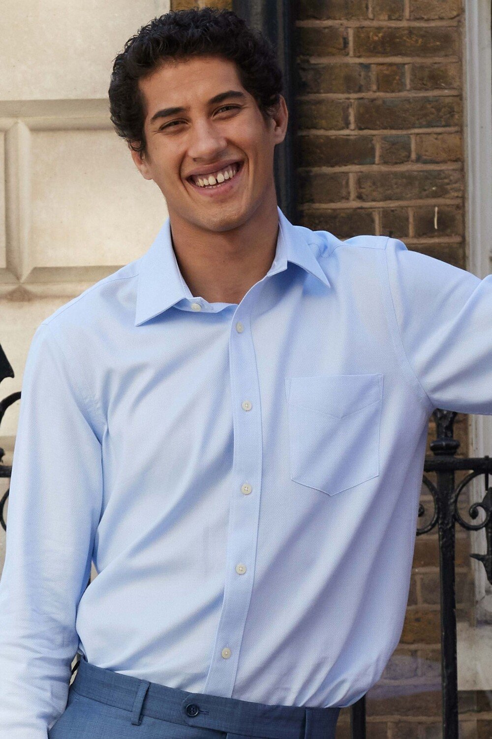 

Деловая рубашка классического кроя с одним манжетом Savile Row Company, синий