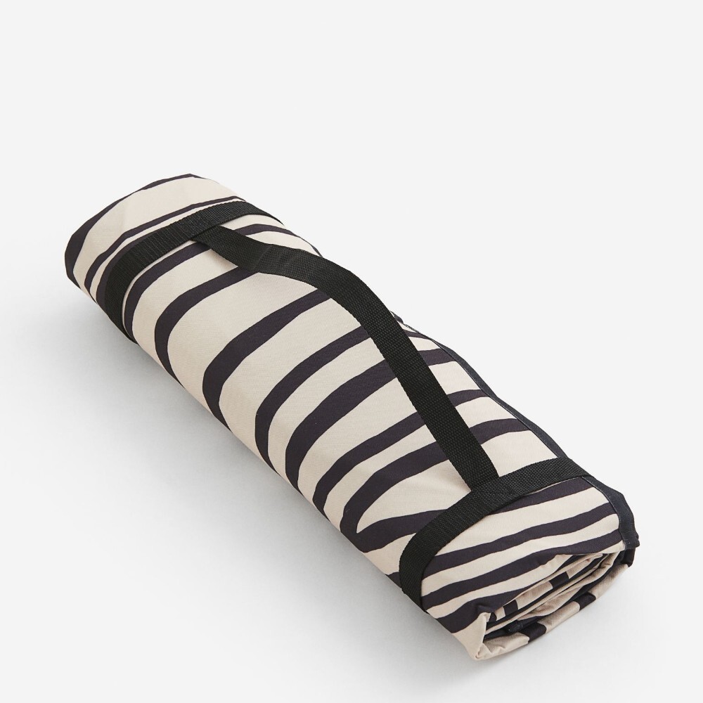 

Плед H&M Home Patterned Picnic для пикника, чёрный