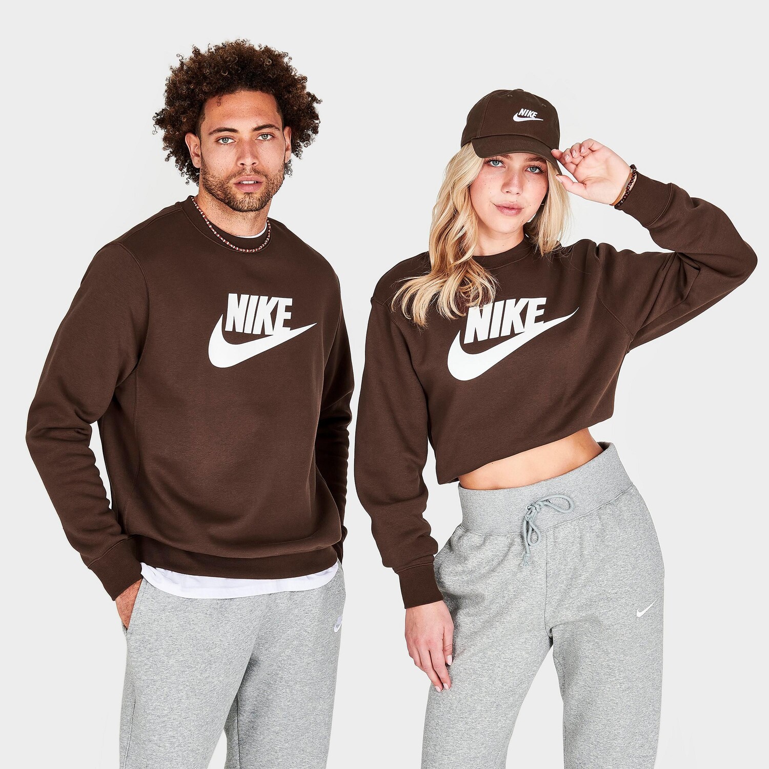 

Толстовка Nike Sportswear Club Fleece Futura с круглым вырезом и логотипом, коричневый